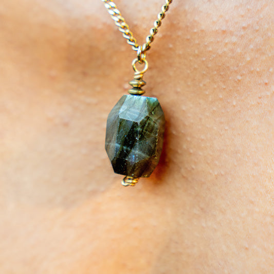 Iskira Labradorite Necklace